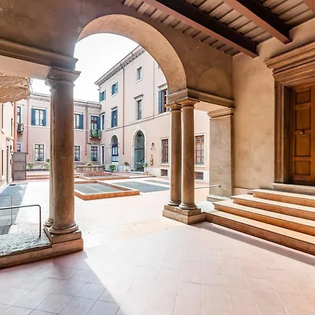 Al 19 Bed and Breakfast Βερόνα