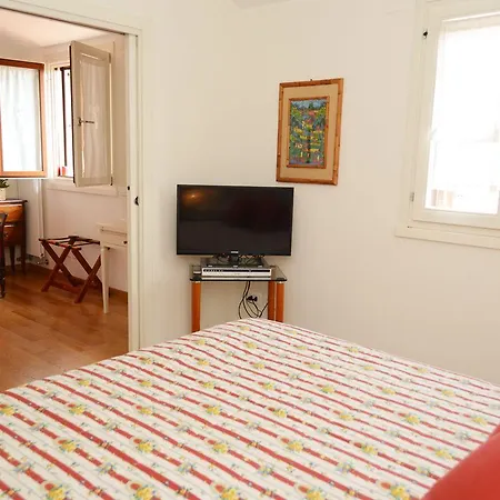 ベッド・アンド・ブレックファスト Al 19